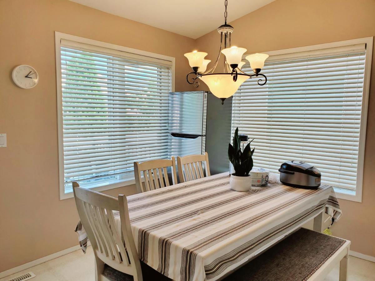 Saskatoon Lashyn Cove Homestay المظهر الخارجي الصورة