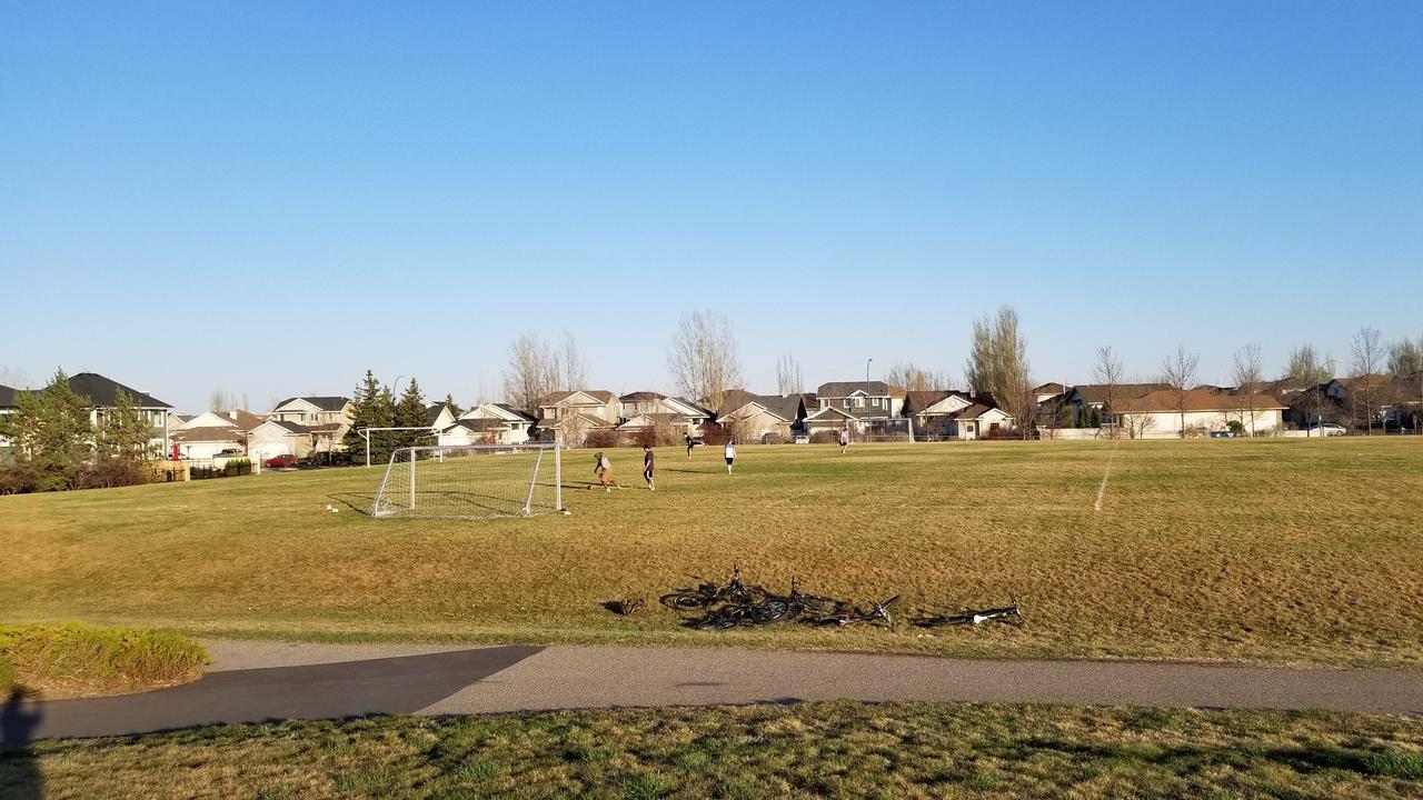 Saskatoon Lashyn Cove Homestay المظهر الخارجي الصورة